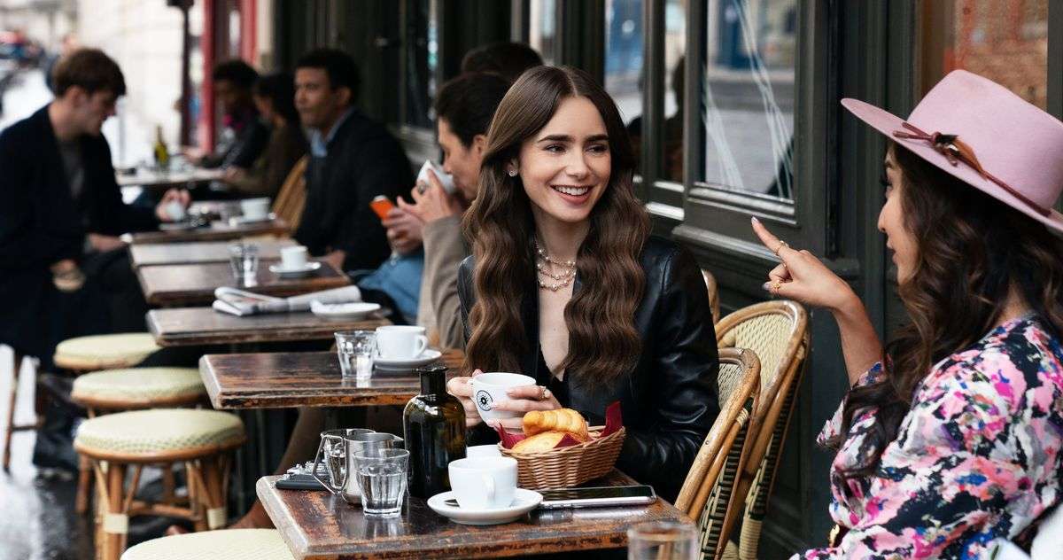 #GetTheLook  – Emily in Paris