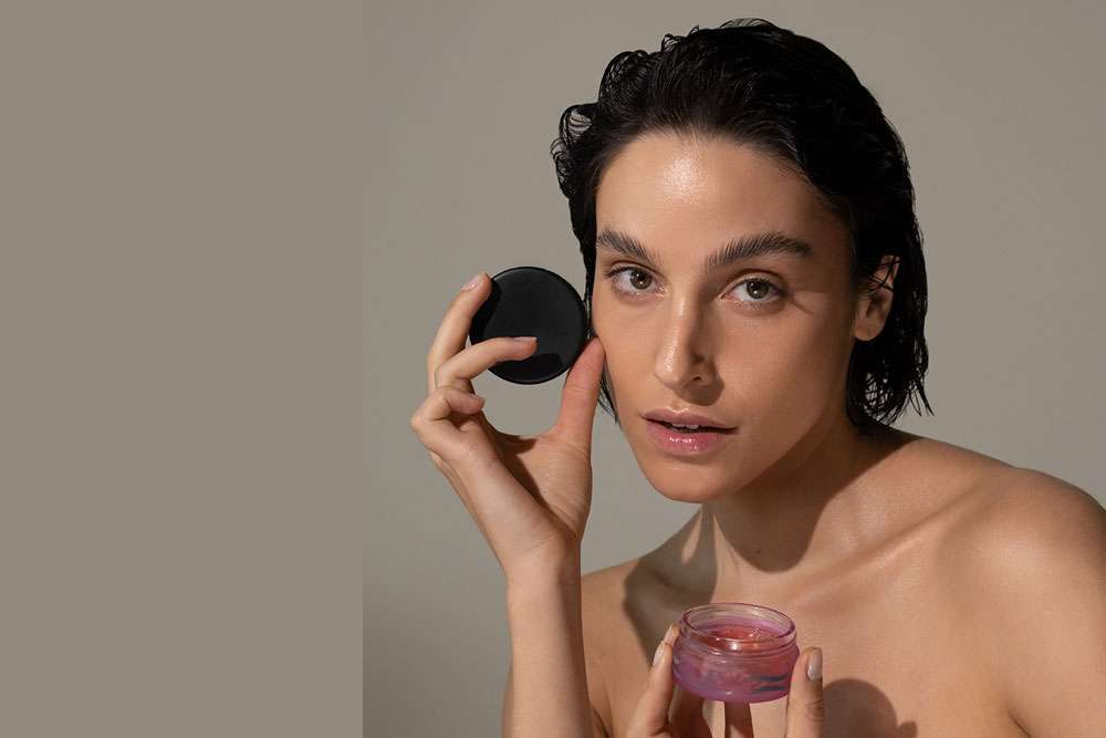 Four Reasons to love the New “Shape It Eyebrow Gel”