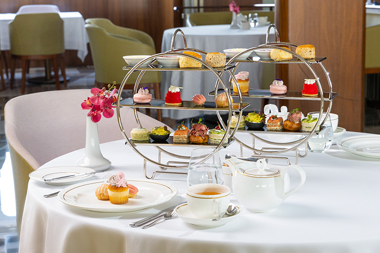 Indulge in Delicious Dining at the Queen Elizabeth 2 Hotel