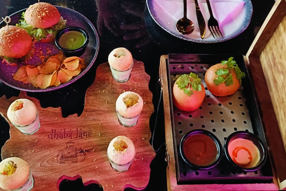 Unlimited Sliders and a Shisha at Mahi Cafe for Only AED 59
