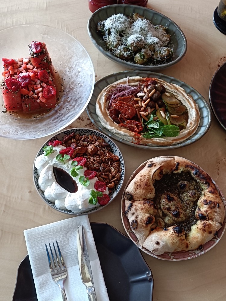 Familiarity and flavour win hearts at A Normal Day 