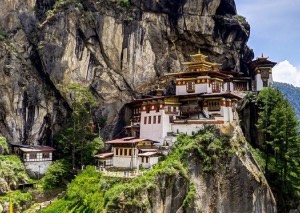 Bhutan Travel Guide: Why Bhutan Should Be Your Next Adventure 5 1 1